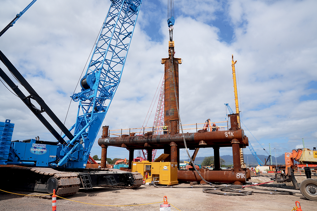 DHO JV is installing more than 6,000 pilings at the Dry Dock 5 project.
PHOTO COURTESY U.S. NAVY
