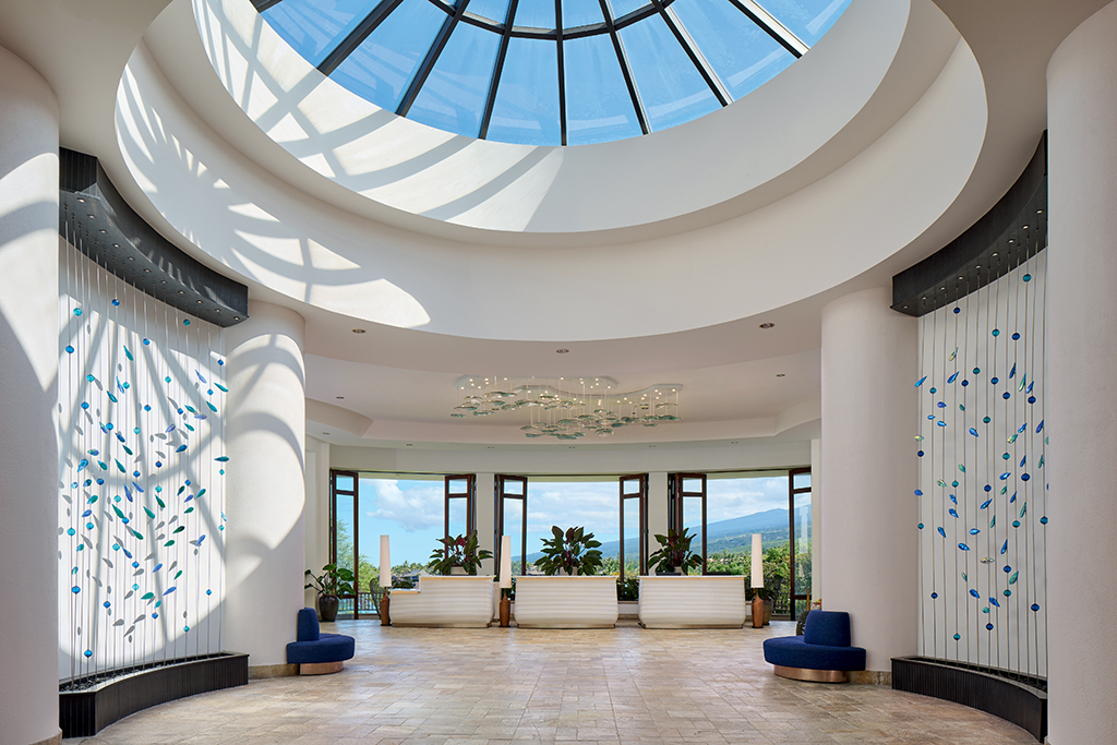 Artwork in the lobby and in renovated areas pay homage to Keauhou Bay. PHOTO COURTESY OUTRIGGER RESORTS & HOTELS