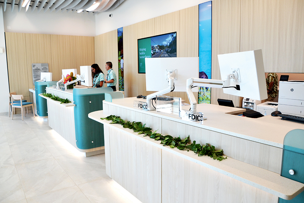 Central Pacific Bank’s Kahului branch includes modern design elements.


PHOTO COURTESY NORDIC PCL